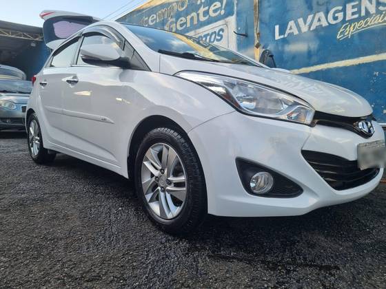 HYUNDAI HB20 1.6 PREMIUM 16V FLEX 4P AUTOMÁTICO HYUNDAI HB20 1.6 PREMIUM 16V FLEX 4P AUTOMÁTICO